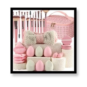 (New in package) 40 Pc Pink Makeup Brush and Sponge Set with Carrying Case